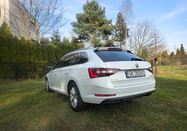 Skoda Superb cena 77700 przebieg: 171858, rok produkcji 2018 z Katowice małe 379